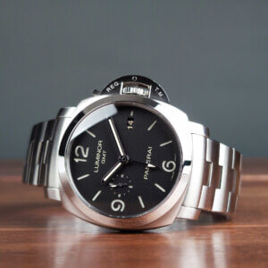 Panerai Luminor GMT PAM00329 44mm 1950 3 Day [136 103] Front 2